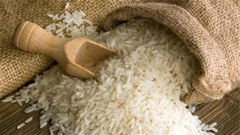 التموين: سعر الأرز السائب 12 جنيه والمعبأ بـ15 جنيه