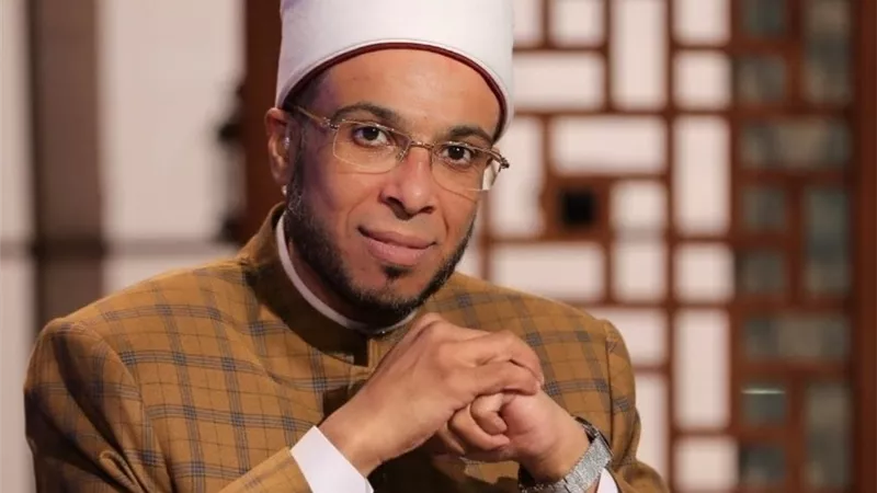 حكم النمص وتهذيب الحواجب؟