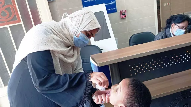 عطية يقدم التسهيلات لإنطلاق الحملة القومية للتطعيم ضد شلل الاطفال