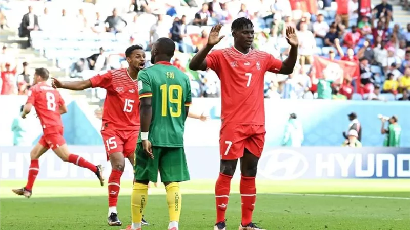 إيمبولو صاحب الأصول الكاميرونية يسجل هدف التقدم لصالح سويسرا ويرفض