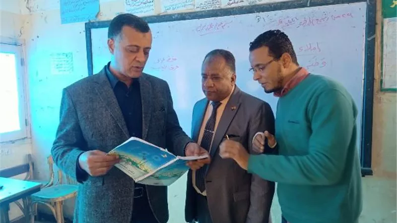 وكيل وزارة التعليم يتفقد مدرسة البقيلى الابتدائية بنجع حمادى