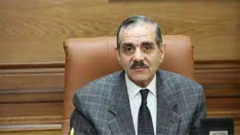 محافظ كفر الشيخ يبحث إنشاء طريق للشاحنات موازيا للطريق الدولي