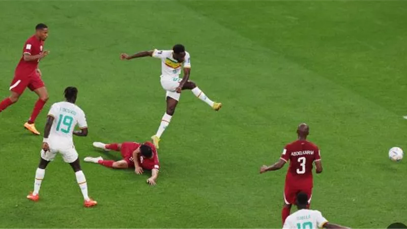 السنغال تتقدم على منتخب قطر بهدف فى الشوط الاول..فيديو