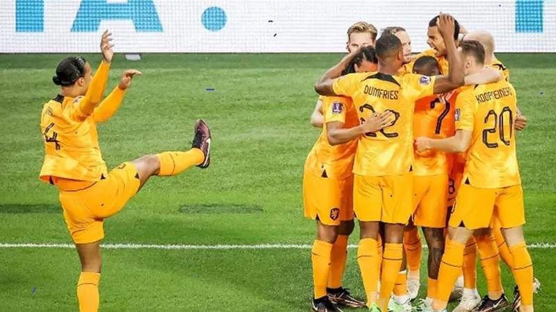 منتخب هولندا يتقدم على الاكوادور بهدف جاكبو فى الشوط الاول