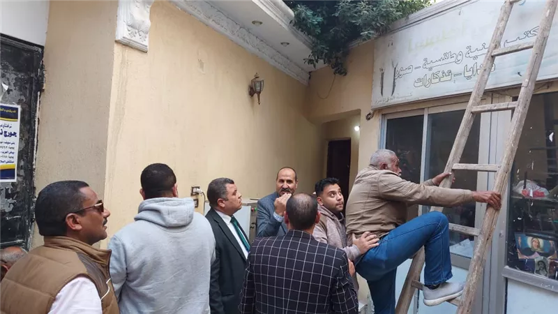 محافظ بني سويف يوجه بسرعة إزالة حائط آيل للسقوط بسطح كنسية