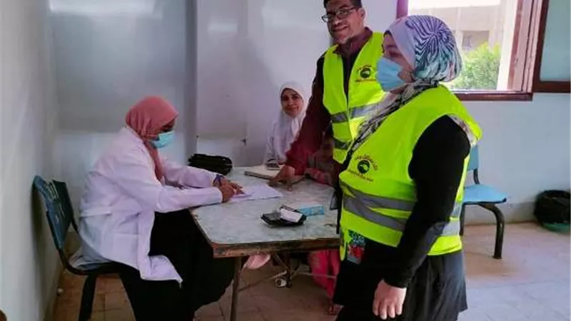 قافلة طبية تعالج1200 مريض بقرية بليفيا