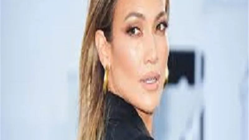 هذا انا.. جنيفر لوبيز تحضر لجزء ثاني من ألبومها بعد مرور 20 عامًا
