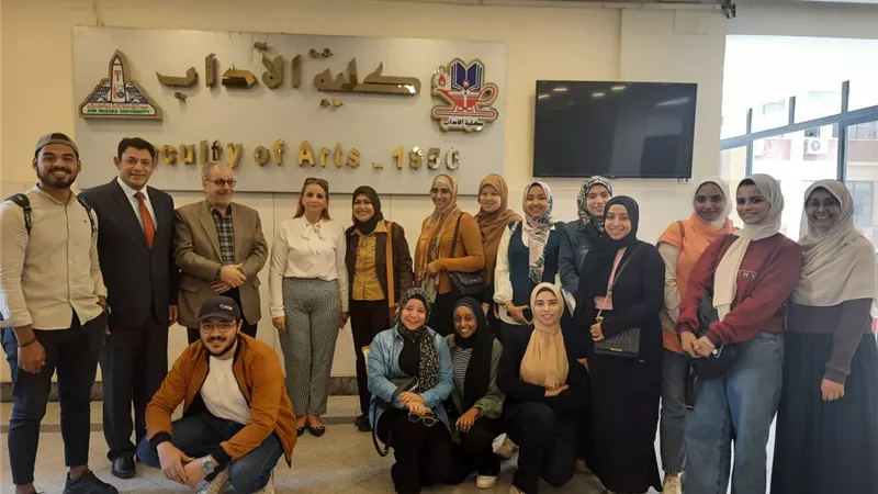 ورشة عمل حول الترجمة الفورية بين الفارسية والعربية بآداب عين شمس