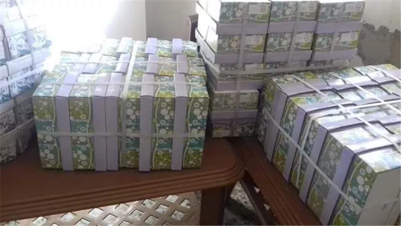 المصريين براس غارب ينظم معرضًا لتوزيع أحذية مجانًا لغير القادرين