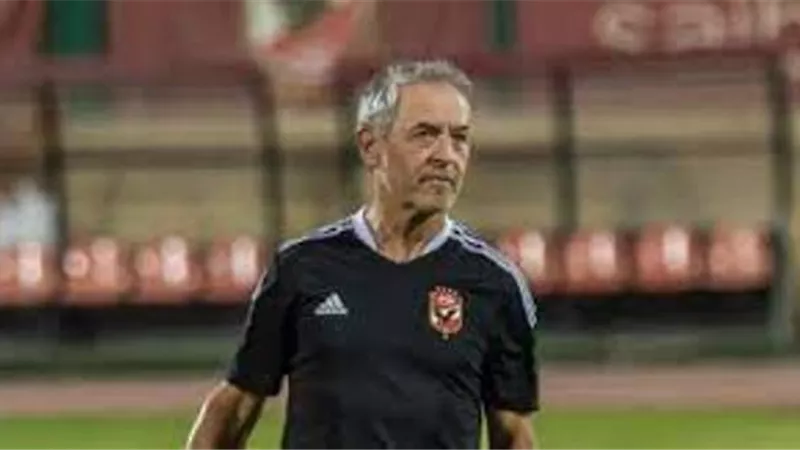 مسئولو الأهلى يسابقون الزمن لتلببية احتياجات كوبر