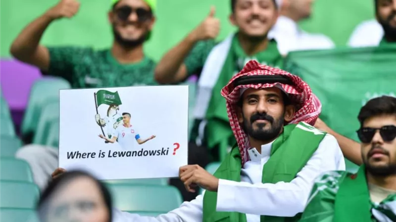 توقعات جماهير السعودية لنتيجة منتخبهم أمام بولندا.. فيديو