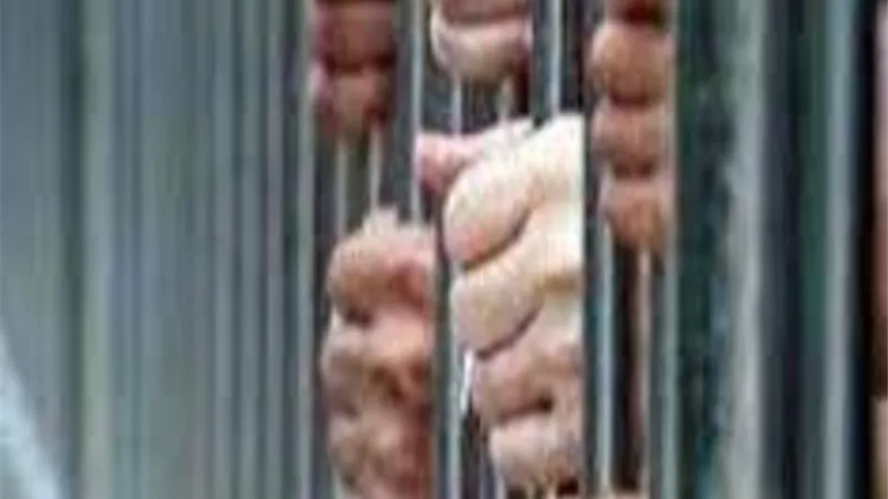 سقوط 19 شخصا من تجار 