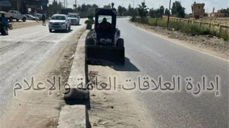 رفع المخلفات وصيانة كشافات الإنارة بقصاصين الإسماعيلية