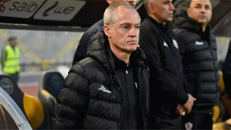 مساعد فيريرا يهنئ لاعبى الزمالك بعد التأهل لنصف نهائى الكأس
