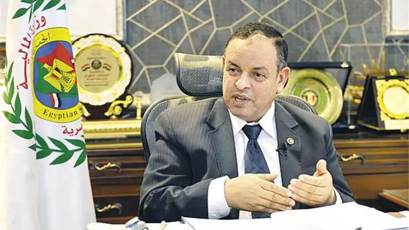حقيقة تحصيل ضرائب على حسابات المصريين بالخارج مستوردى السيارات