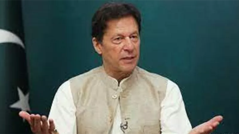 عمران خان يعلن انسحاب حزبه من المجالس الإقليمية والوطنية
