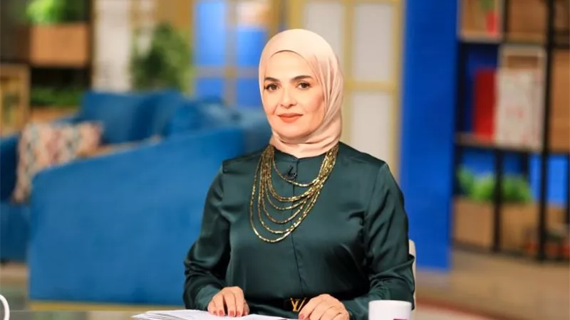 منى عبد الغنى : 