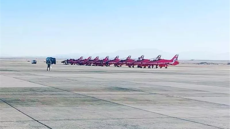 وصول فريق الألعاب الجوية البريطانى إلى إحدى القواعد الجوية المصرية للمشاركة فى العرض الجوى (Hurghda Air Show 2022) بسهل حشيش