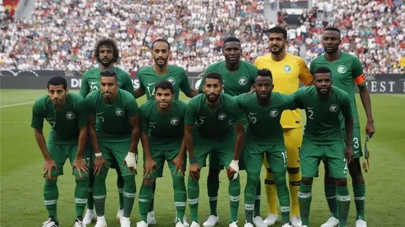 نجم منتخب السعودية يغادر معسكر كأس العالم
