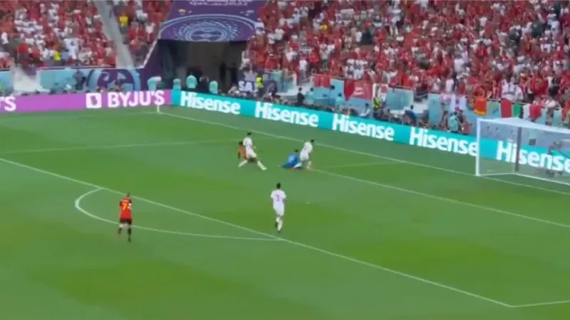 حارس المغرب يحرم بلجيكا من الهدف الأول.. فيديو