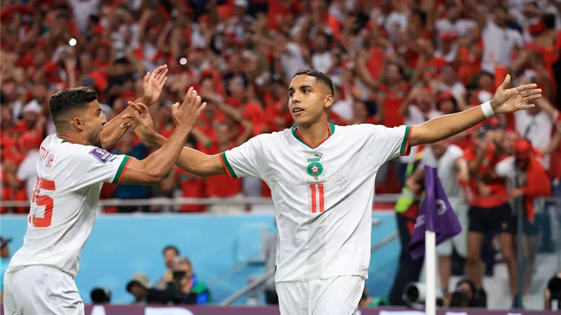 منتخب المغرب يهزم بلجيكا ويشعل مجموعته بكأس العالم.. فيديو