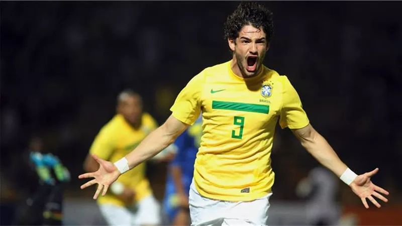 تعليق مثير من من نجم البرازيل عن المنتخب السعودي