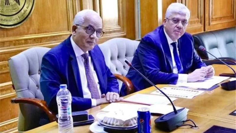 عاشوروحجازى يعقدان اجتماعًا لبحث نقل التجربةاليابانية في التعليم