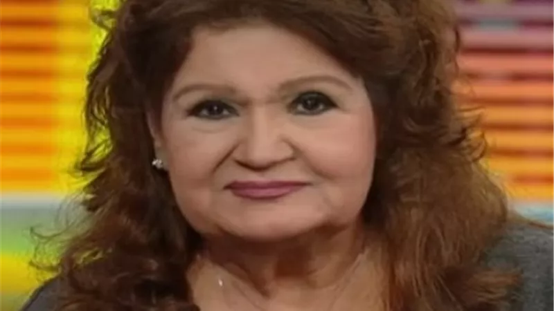 ميمي جمال تكشف حقيقة اعتزالها الفن وارتدائها الحجاب