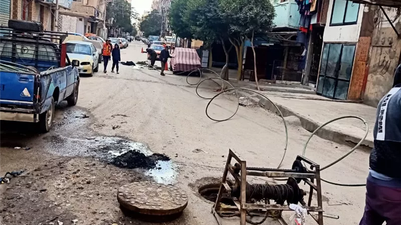 رئيس مياه القناة: استمرار تطهير بالوعات وشبكات الصرف الصحي