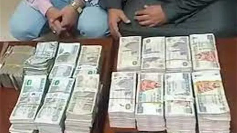بـ عملات متنوعة.. الداخلية تضبط 3 من تجار العملة بالإسكندرية