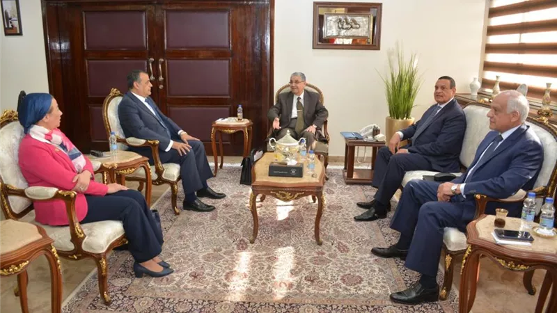 وزراء البيئة ومحافظة الجيزة بمحطة تحويل المخلفات إلى طاقة كهربائية