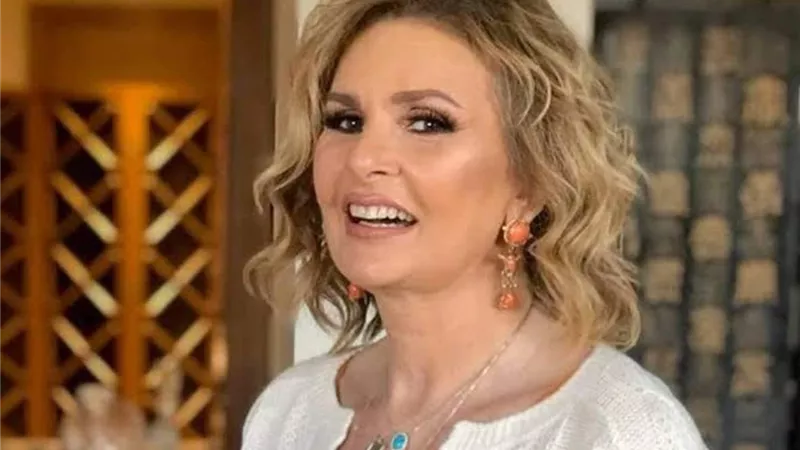 مهرجان البحر الأحمر يكرّم يسرا بجائزة اليُسر الفخرية