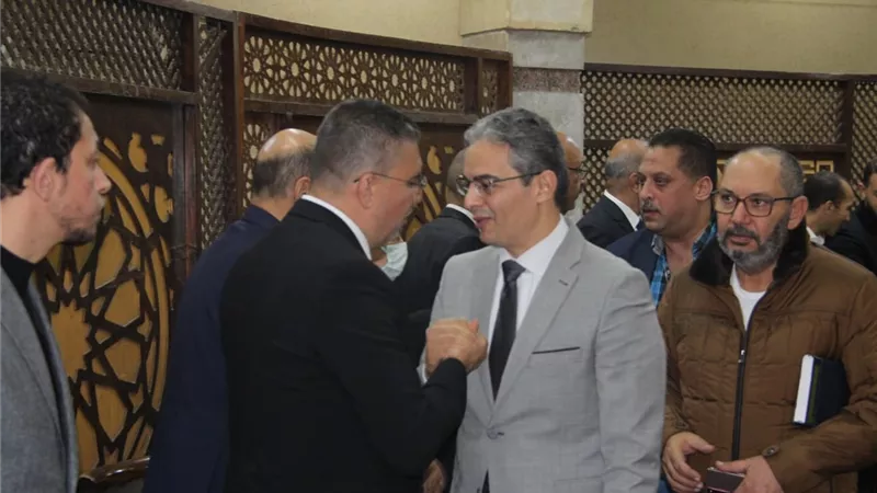نقيب الإعلاميين يقدم واجب العزاء في وفاة المنتج وجيه الليثي
