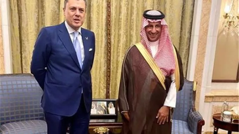 وزير السياحة يلتقي نظيره السعودي ووزيرة الدولة للسياحة بالبرتغال