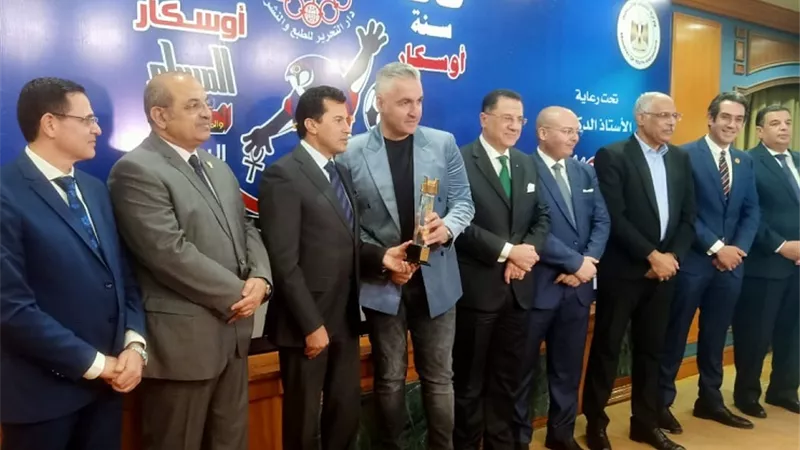 اوسكار المساء: سيف زاهر أفضل إعلامى بقناة 