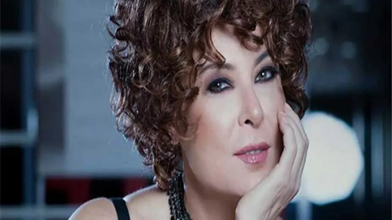 أنوشكا: خناقاتي مع وفاء عامر بـ