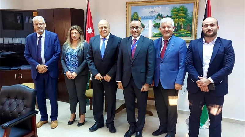 معهد إعداد القادة يبحث سبل التعاون مع اتحاد الجامعات العربية
