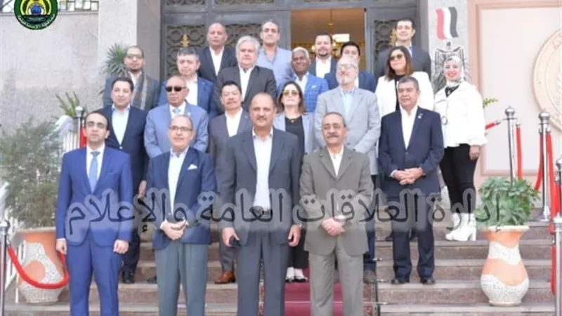 محافظ الإسماعيلية يستعرض فرص الاستثمار مع دول أمريكا اللاتينية