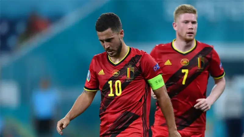 هازارد يكشف حقيقة شجاره مع يان فيرتونخين عقب الخسارة أمام المغرب