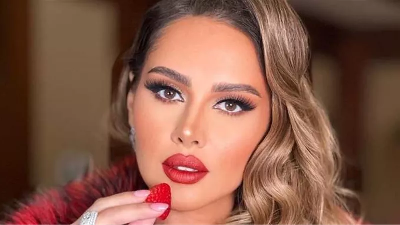 أنا لحبيبي .. ياسمين رئيس تروج لفيلمها الجديد
