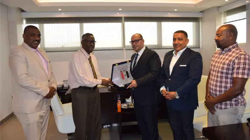 إدريس : السودان يمتلك حمامات سباحة جيدة