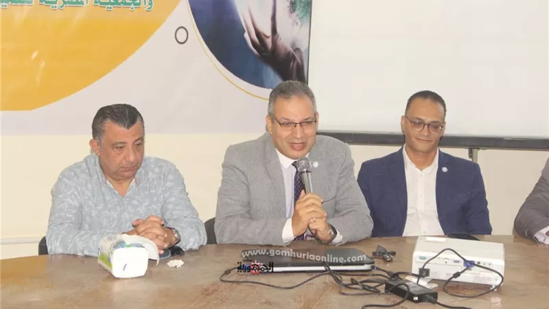 مهارات المسح البيئى في دورة تدريبية بعلوم البحار بالسويس