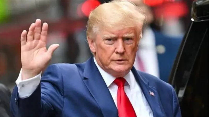 القضاء الأمريكي يأمر بامتثال الرئيس السابق لموظفي البيت الأبيض أمام
