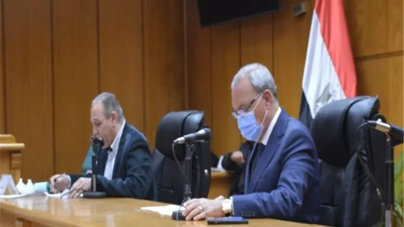 الهجان يتابع تنفيذ مشروعات الخطة الإستثمارية للعام المالي الحالي