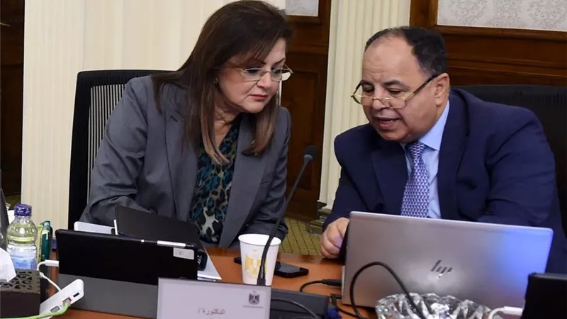 وزيرا التخطيط والماليةيستعرضان المؤشرات الأوليةلأداءالاقتصاد المصري