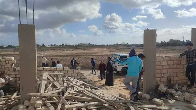 حملة مكبرة لإزالة البناء المخالف بأحياء المنتزة وعامرية أول