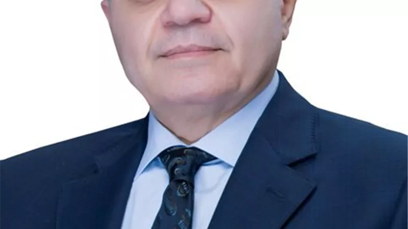 منح وزير الداخلية ميدالية 