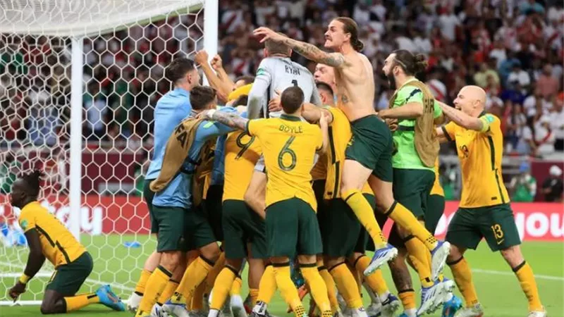 أستراليا تهزم الدنمارك وتتأهل للأدوار الأقصائية بكأس العالم - فيديو