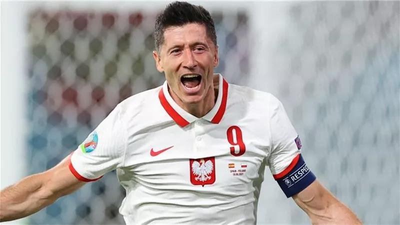 ليفاندوفسكي يقود هجوم بولندا أمام الأرجنتين في كأس العالم