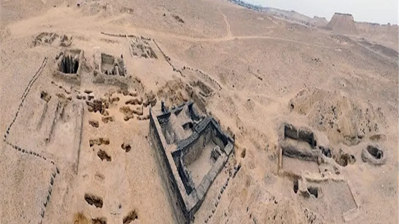 الكشف عن مبنى جنائزي ضخم ونماذج من بورتريهات الفيوم